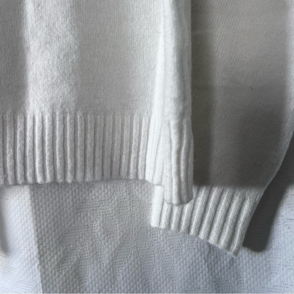 NWT Banana Republic Cozy Alpaca V Neck Sweater in White size Small - Picture 10 of 14